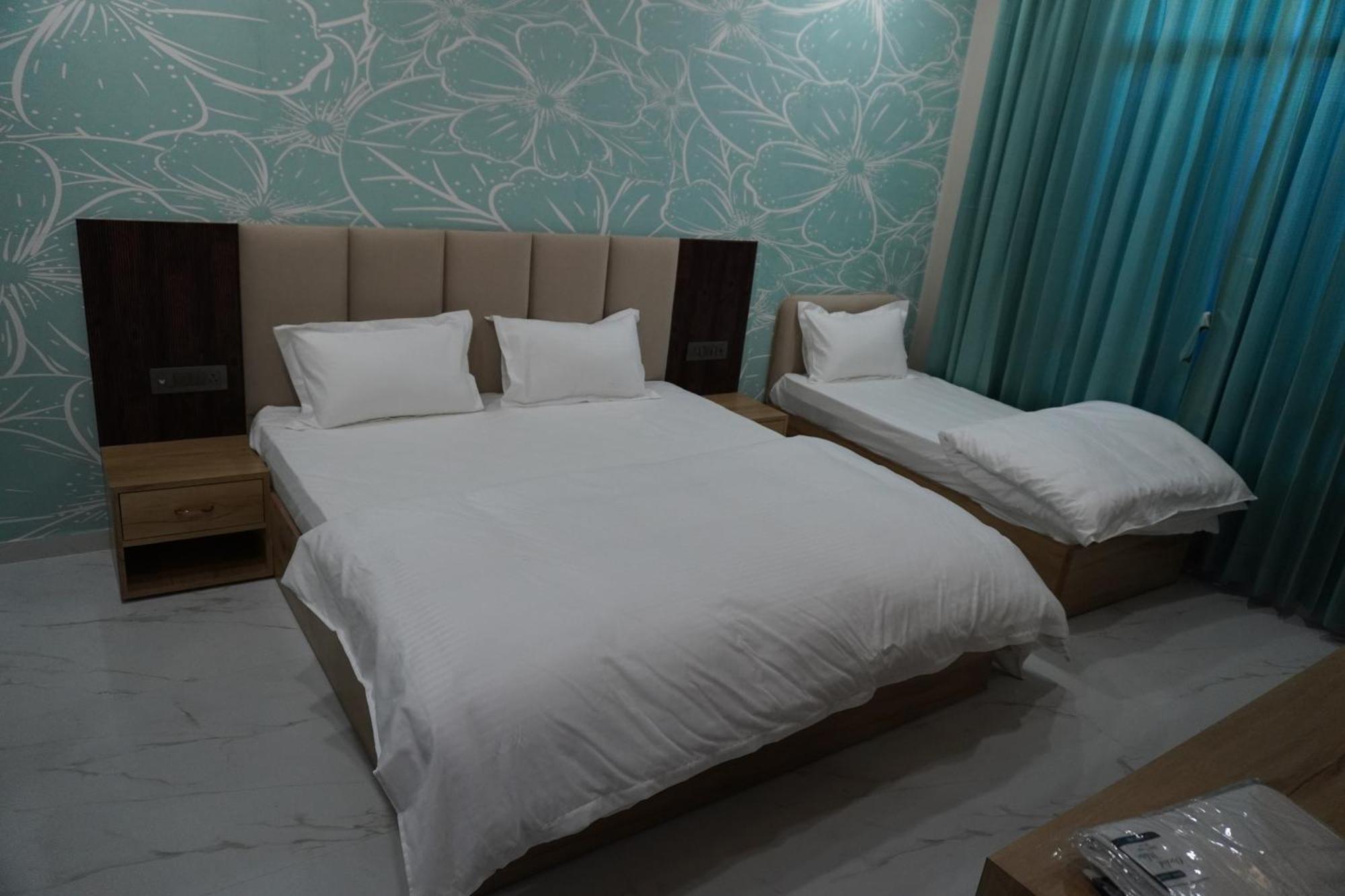 Hotel Heera Palace Khātu エクステリア 写真