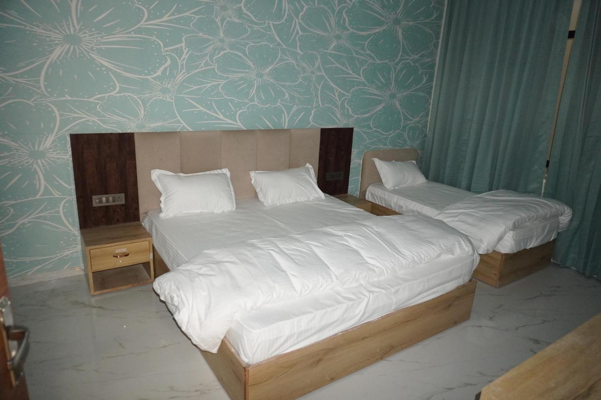 Hotel Heera Palace Khātu エクステリア 写真