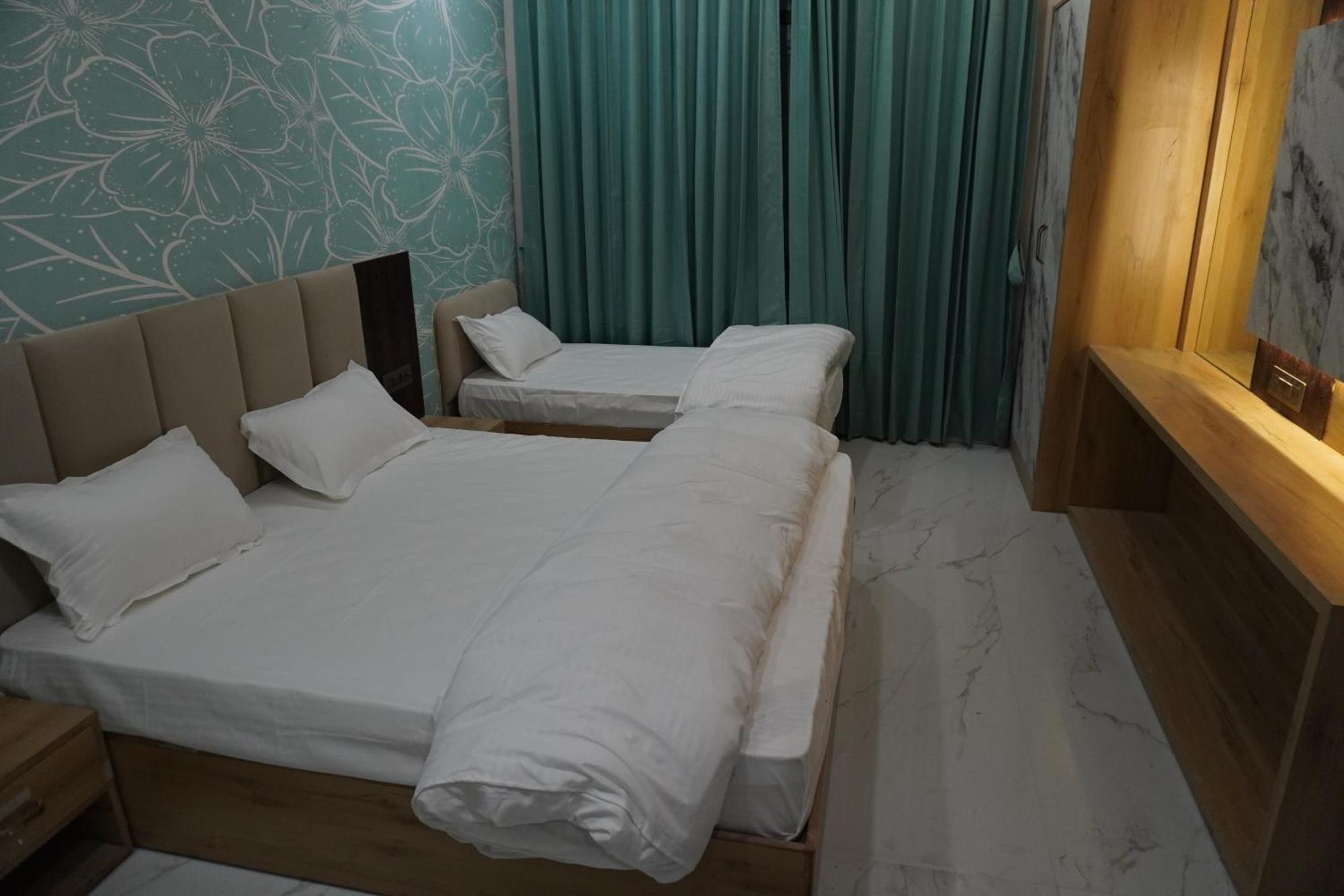 Hotel Heera Palace Khātu エクステリア 写真