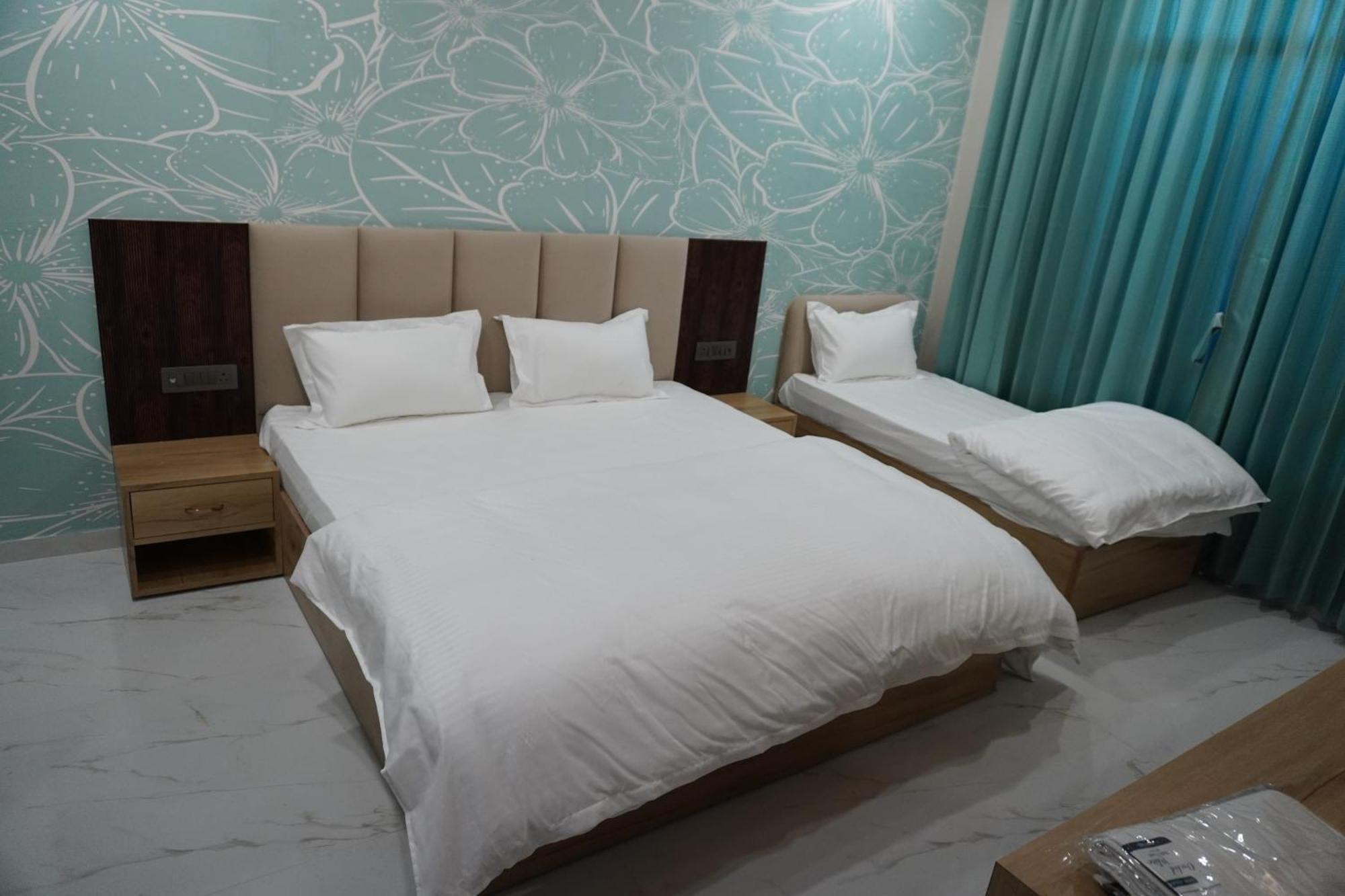 Hotel Heera Palace Khātu エクステリア 写真