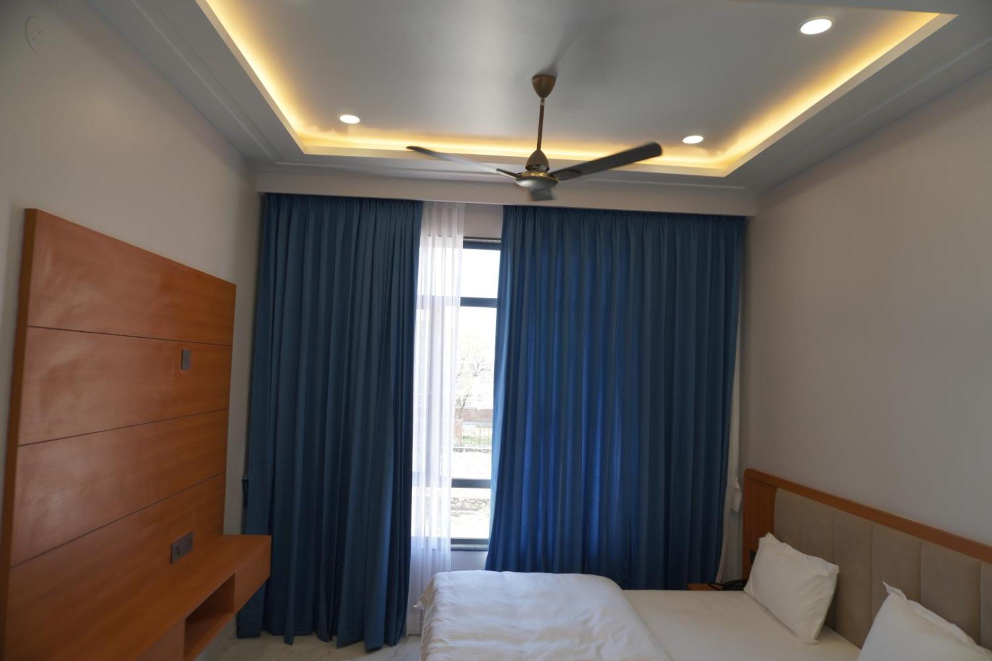 Hotel Heera Palace Khātu エクステリア 写真
