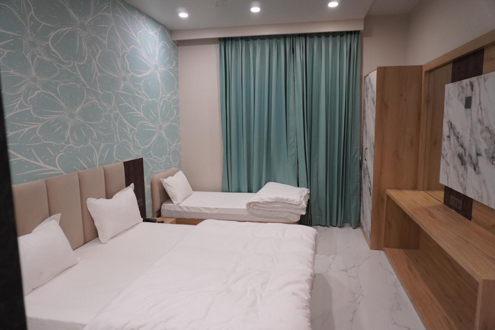 Hotel Heera Palace Khātu エクステリア 写真